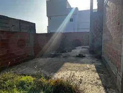 Villa et Étage en Voie de Construction à Vendre à Oued Ellil
