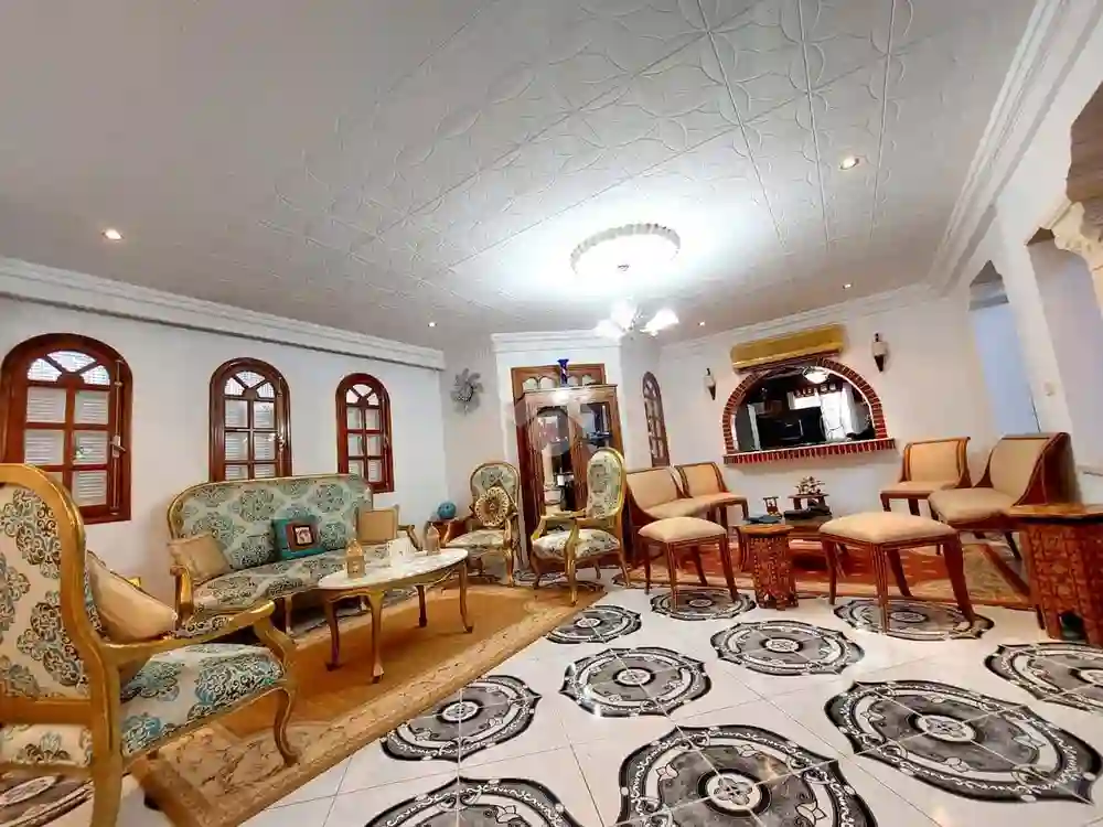 Une Villa Indépendante de 400m² Situé à Sahloul 20