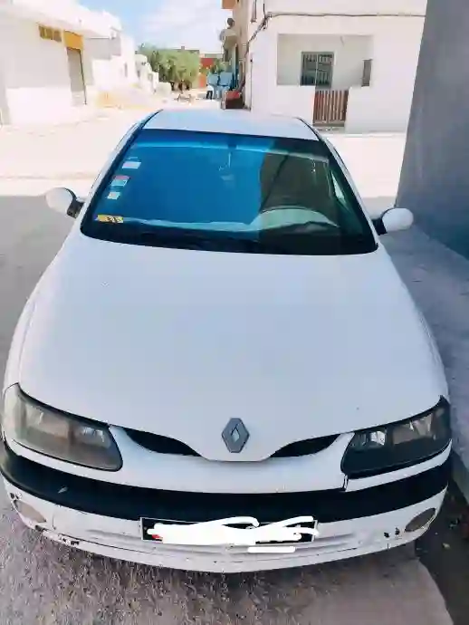 Renault Laguna1 Blanc 7cv0