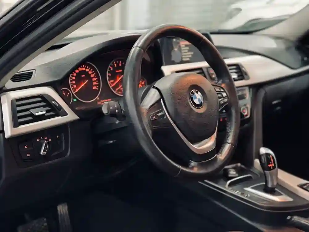 Bmw 318i - Vue 5