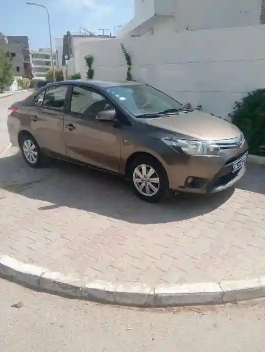 Toyota Yaris Sedan - Vue 1