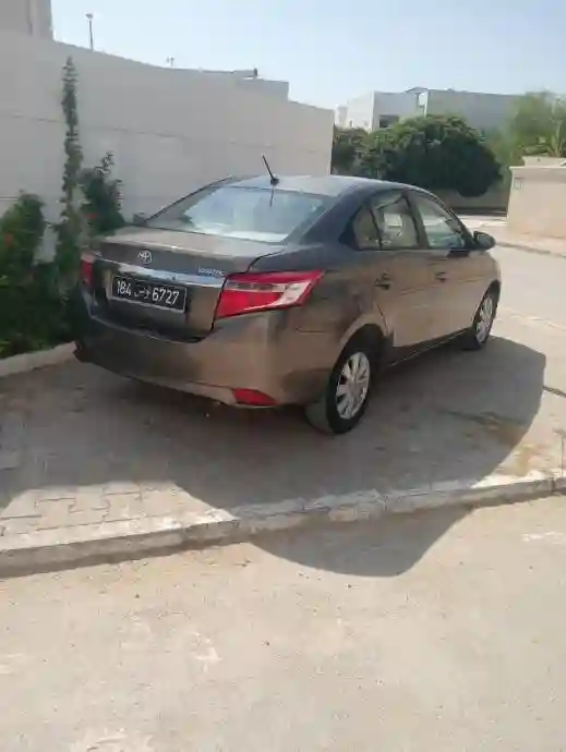 Toyota Yaris Sedan - Vue 2