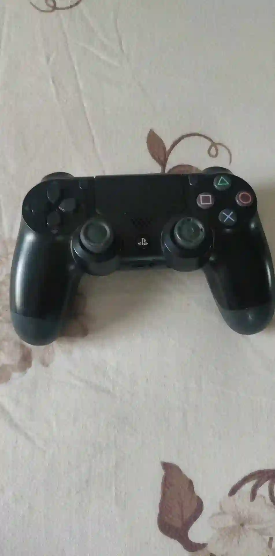 Manette de Play Station4 à Rades0