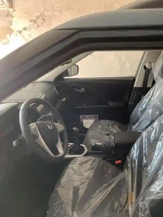 Cause Immigration a Vendre Voiture Mahindra xuv 300 w8 Dans l - Vue 1