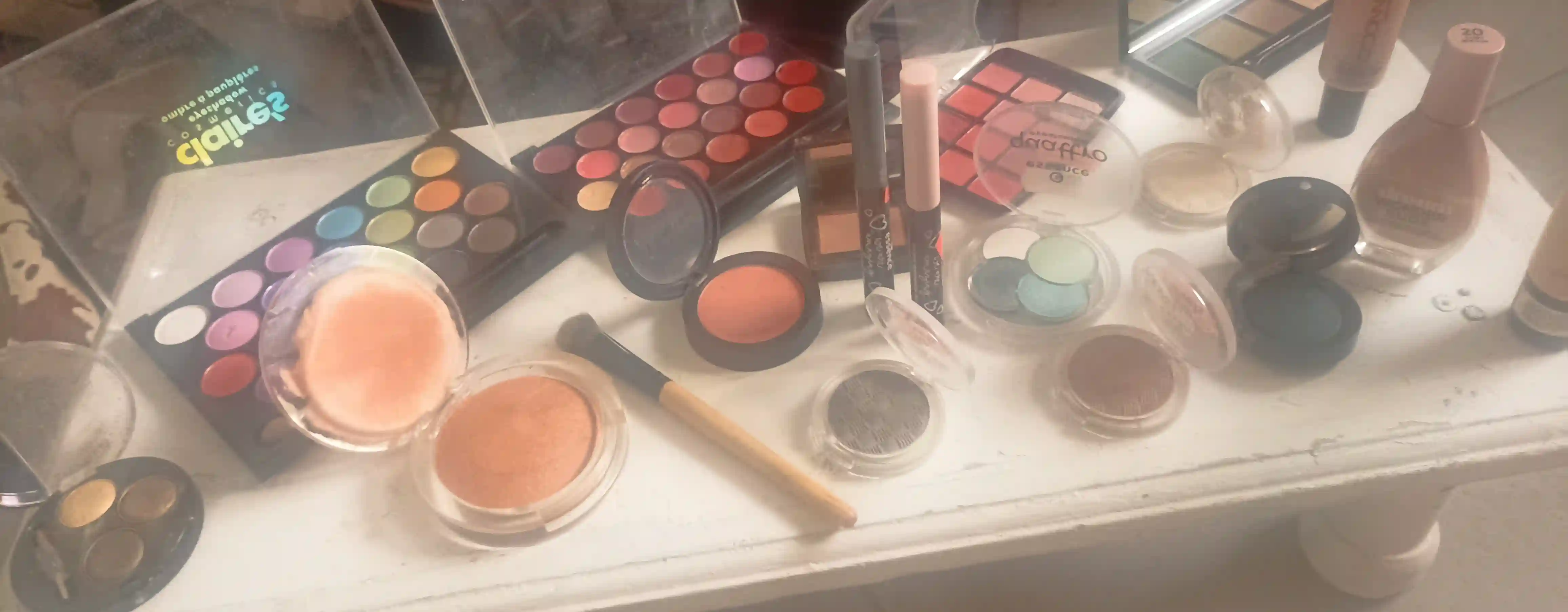 Maquillage Vetement à Megrine - Vue 1