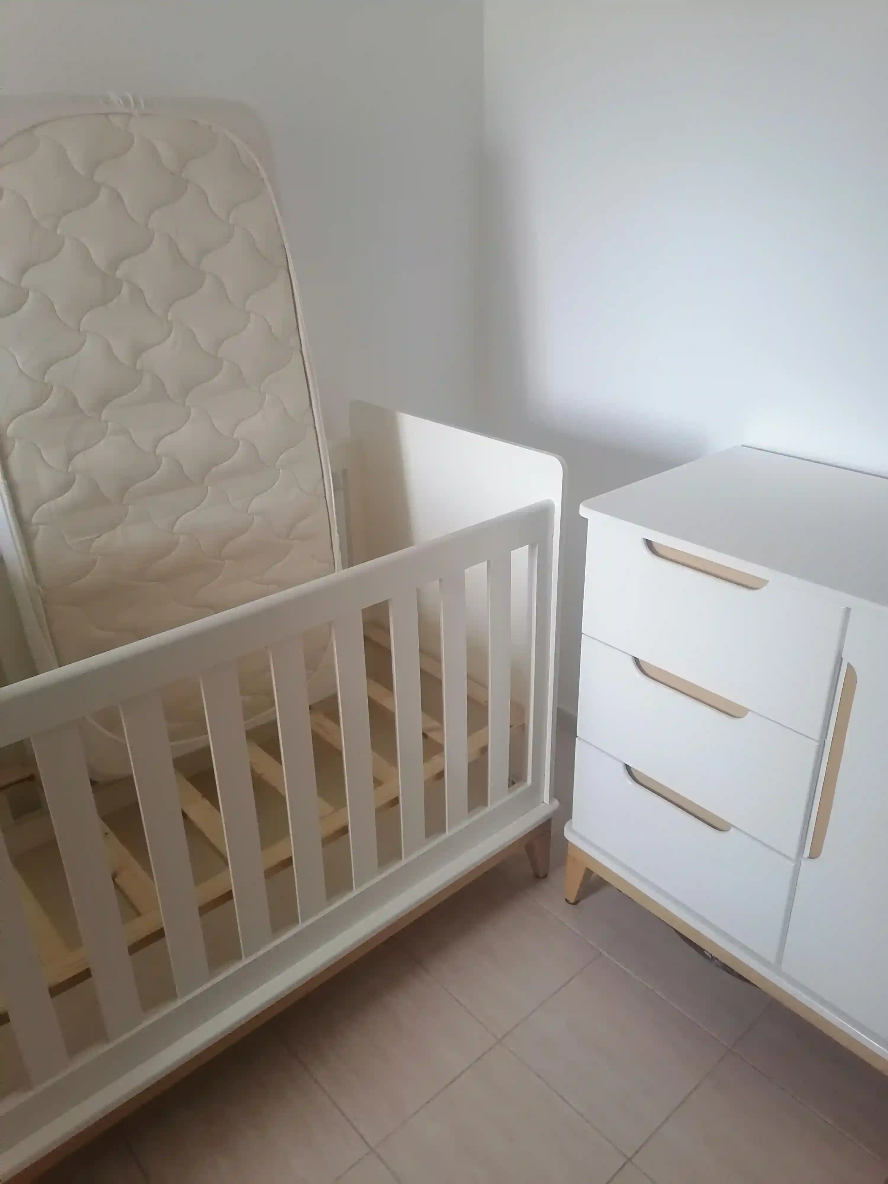 Ensemble Commode et lit Pour Bébé à Ariana Ville - Vue 2
