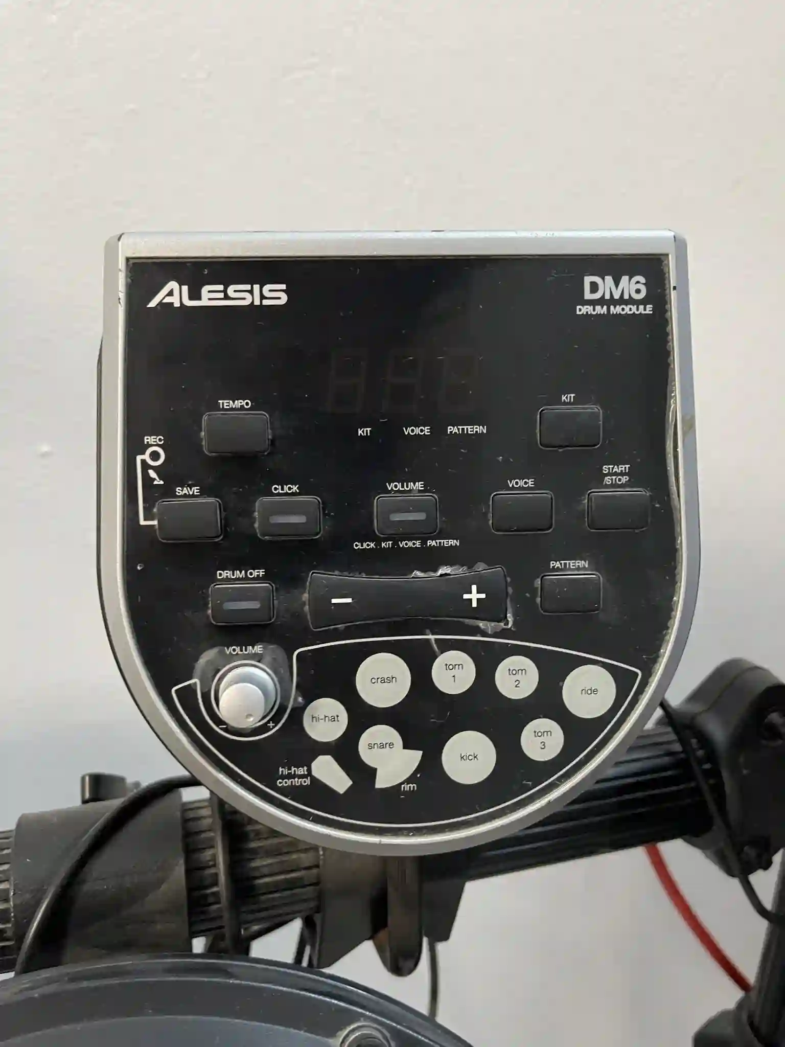 Batterie Musicale Alesis dm6 à El Mourouj0