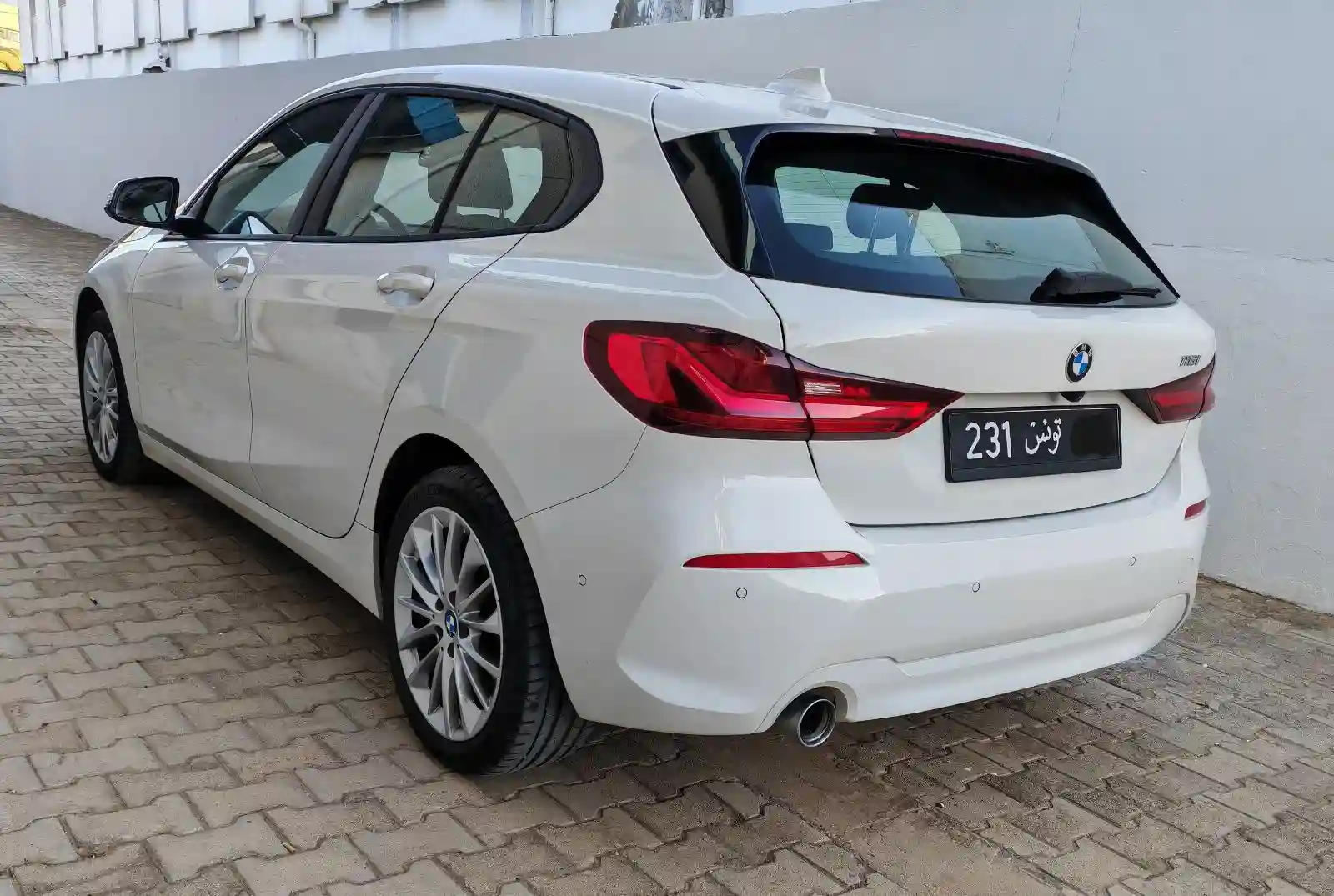 Bmw Série 1 à El Charguia - Vue 1