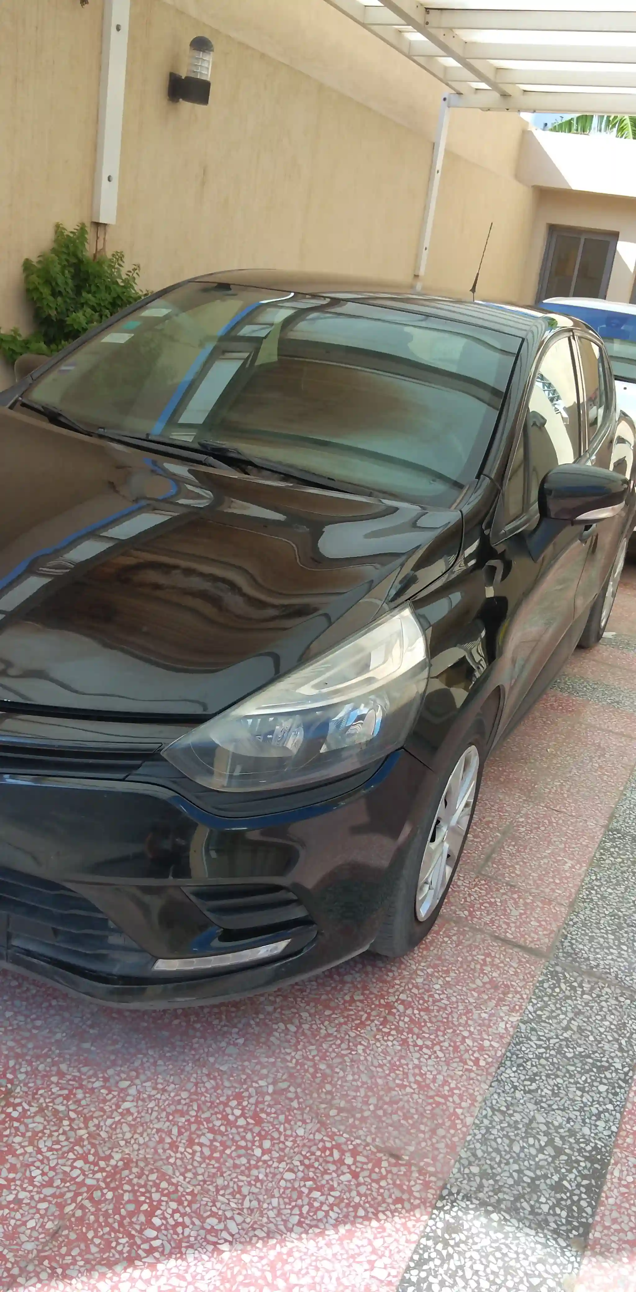 Clio4 en Très Bonne État à La Mannouba - Vue 1
