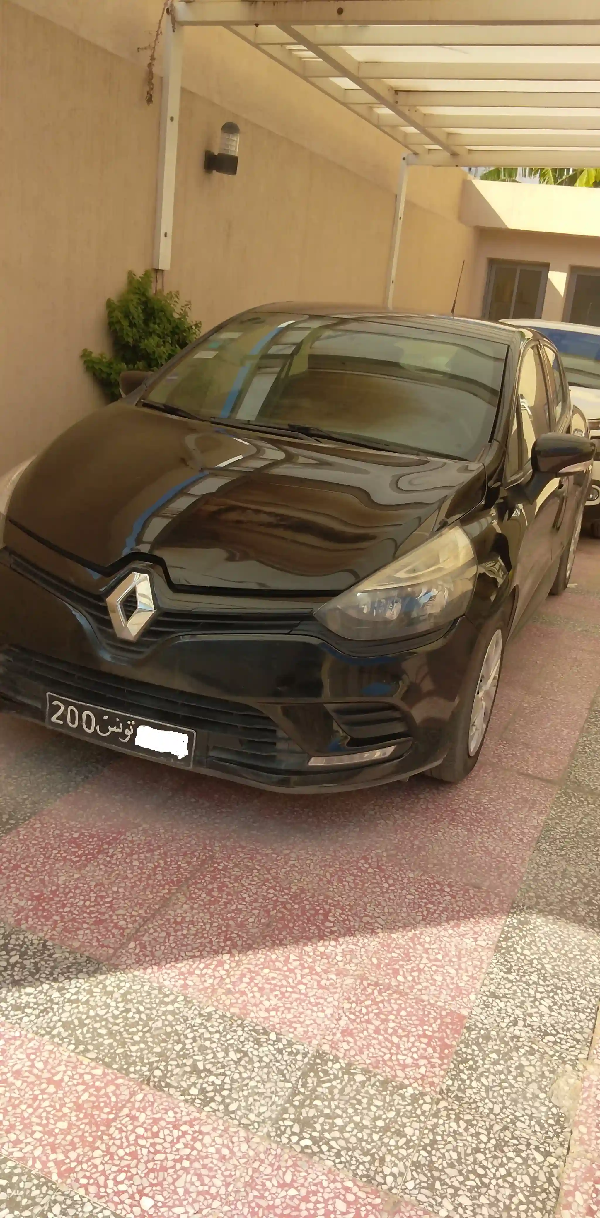 Clio4 en Très Bonne État à La Mannouba - Vue 3