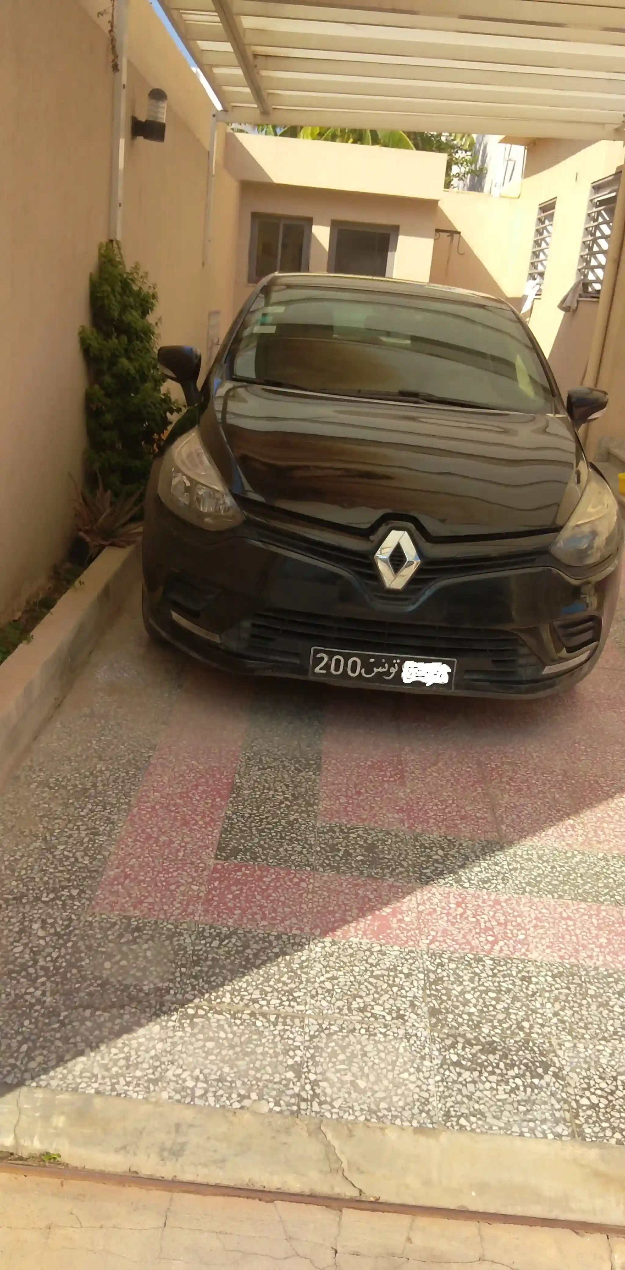 Clio4 en Très Bonne État à La Mannouba - Vue 4