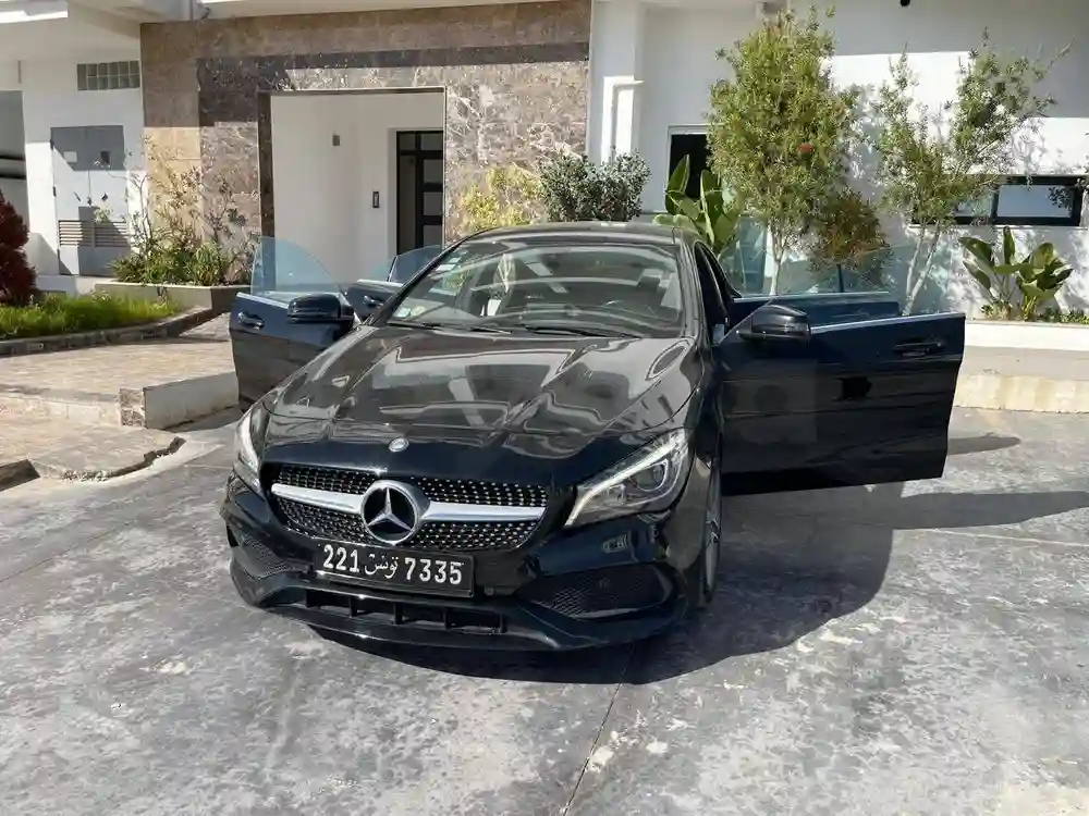Mercedes CLA 180 - Vue 3