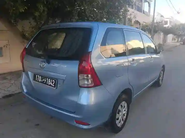 Toyota Avanza - Vue 1