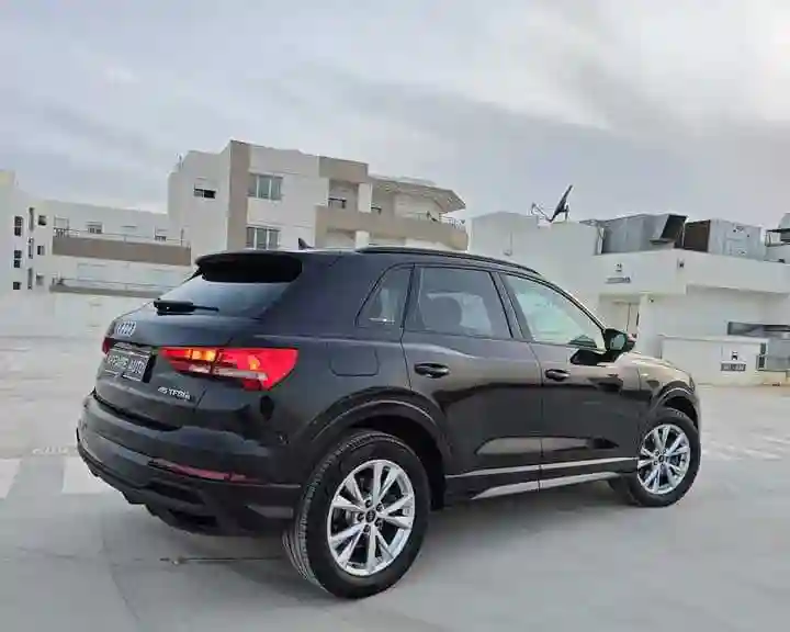 Audi Q3 45 Tfsi Essence Hybrid Électrique - Vue 1