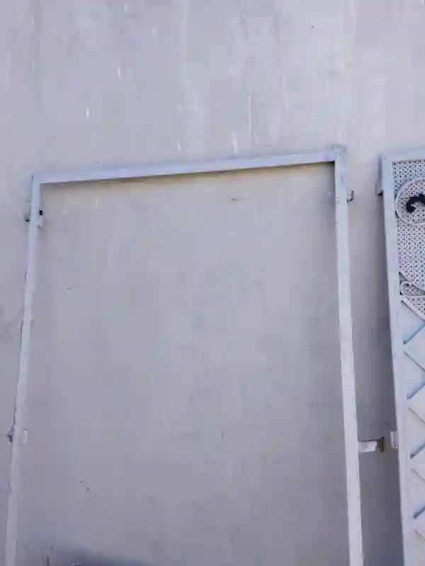 Porte D Entré Tres Propre - Vue 1