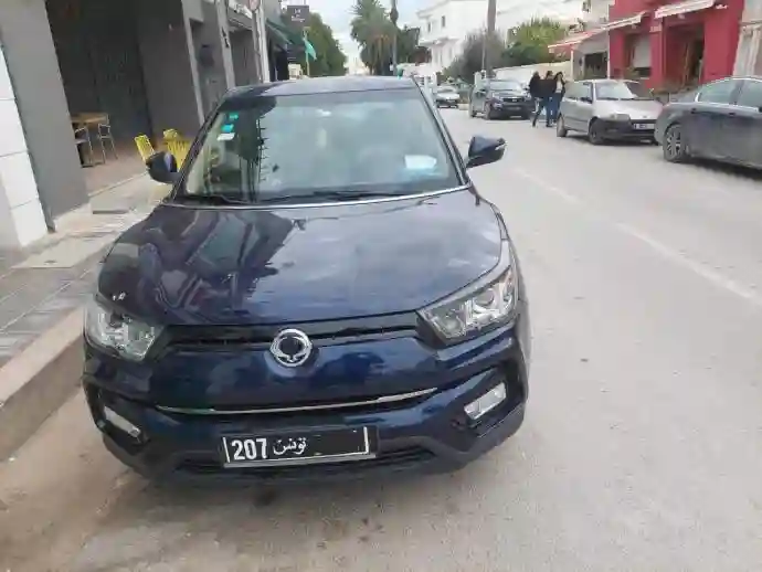 À Vendre Ssangyong Tivoli 16 Essence - Automatique - Vue 1