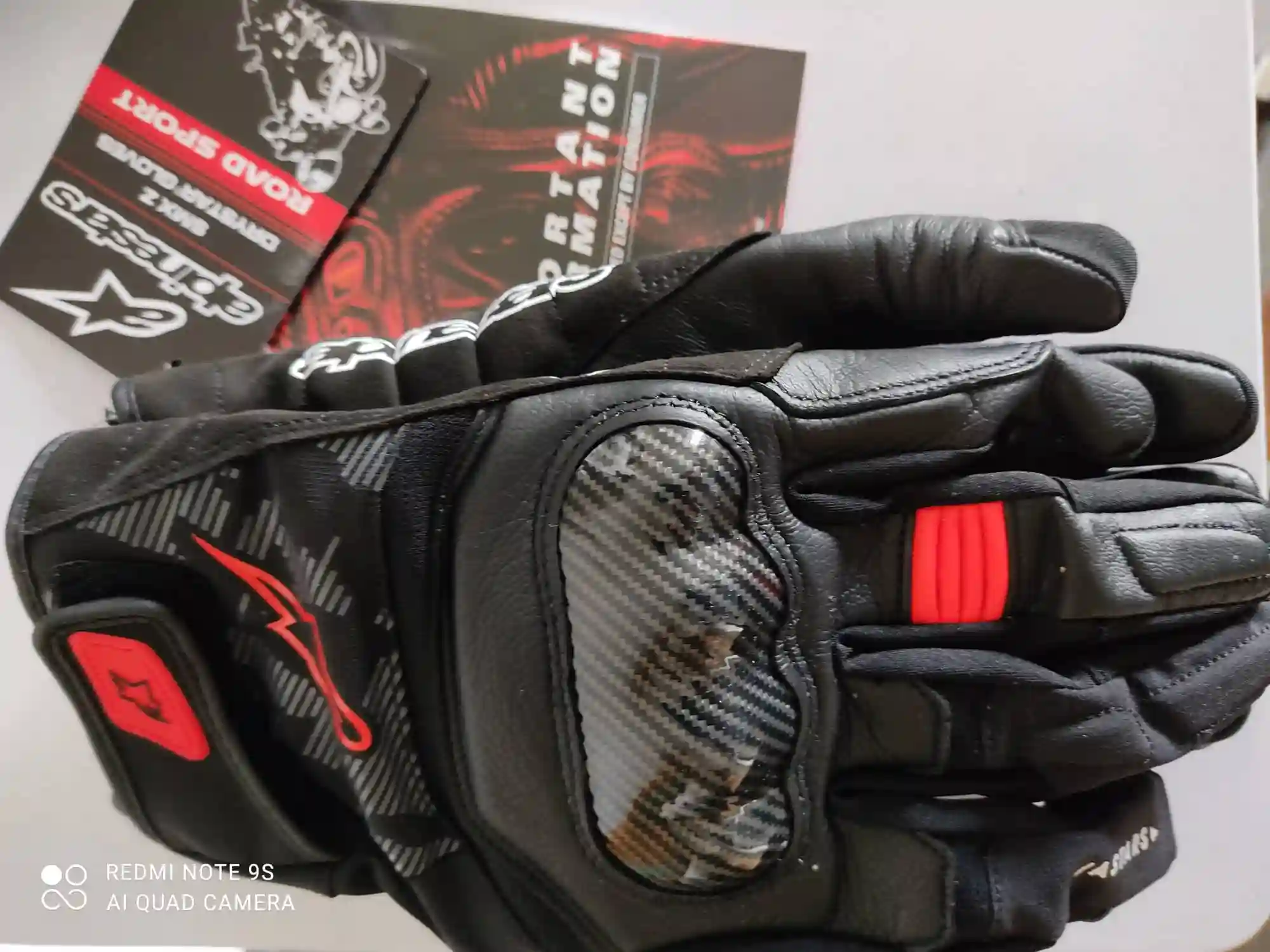 Gant Moto Alpinestars Carbon à Cite El Khadra - Vue 1