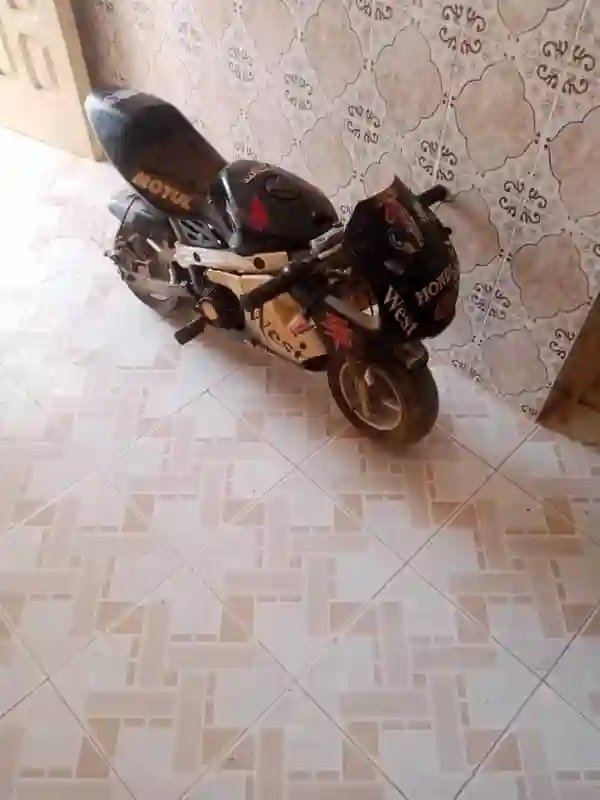 Motos Pour Enfants en Bonne État0