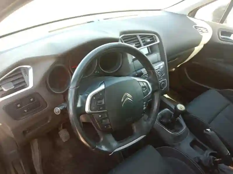 Citroen C4 Essence 2012 - Vue 4