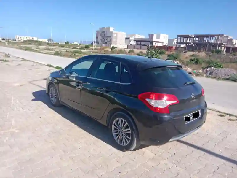Citroen C4 Essence 2012 - Vue 8