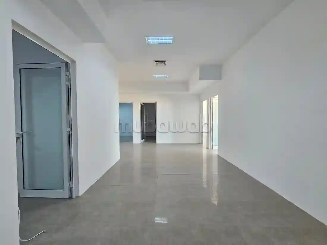 À Louer un Bureau de Cinq Pièces à la Marsa - Vue 3