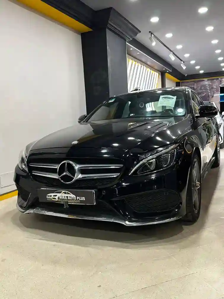 Mercedes C180 à Oued Ellil - Vue 4