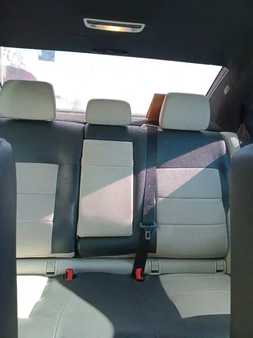Mercedes E200 à Oued Ellil - Vue 2