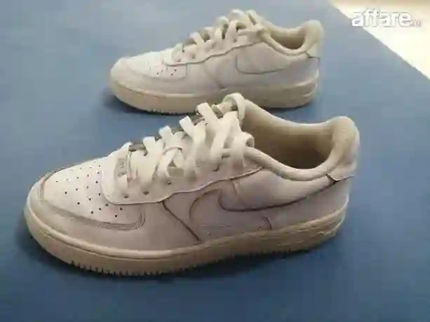 Nike air Force 1 Triple White Pointure 38 Authentique0