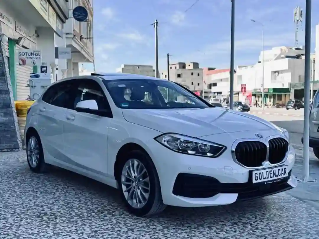 Bmw 116i Toit Panoramique - Vue 3