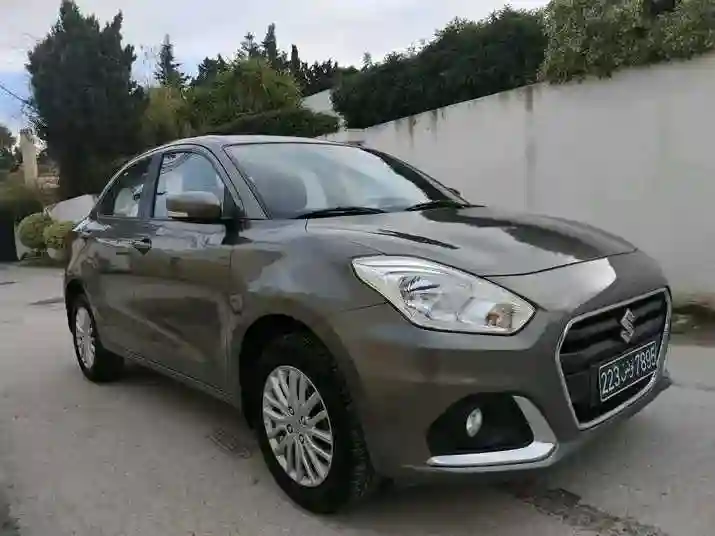 Suzuki Dzire Première Main EN Très BON État - Vue 3