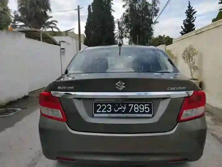 Suzuki Dzire Première Main EN Très BON État - Vue 6