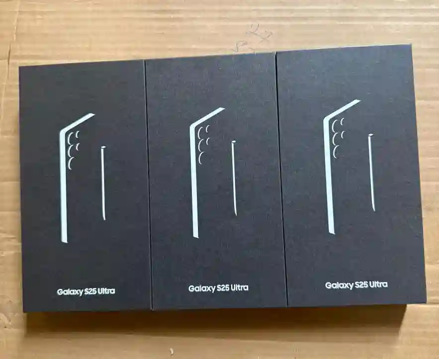 Samsung Galaxy s25 Ultra 5g s25 à Ain Draham - Vue 2