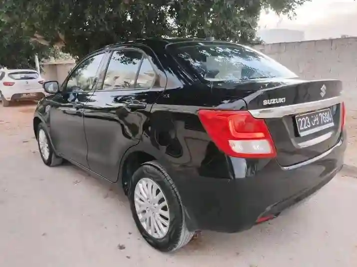 Suzuki Dzire GL Première Main EN Excellent État - Vue 3