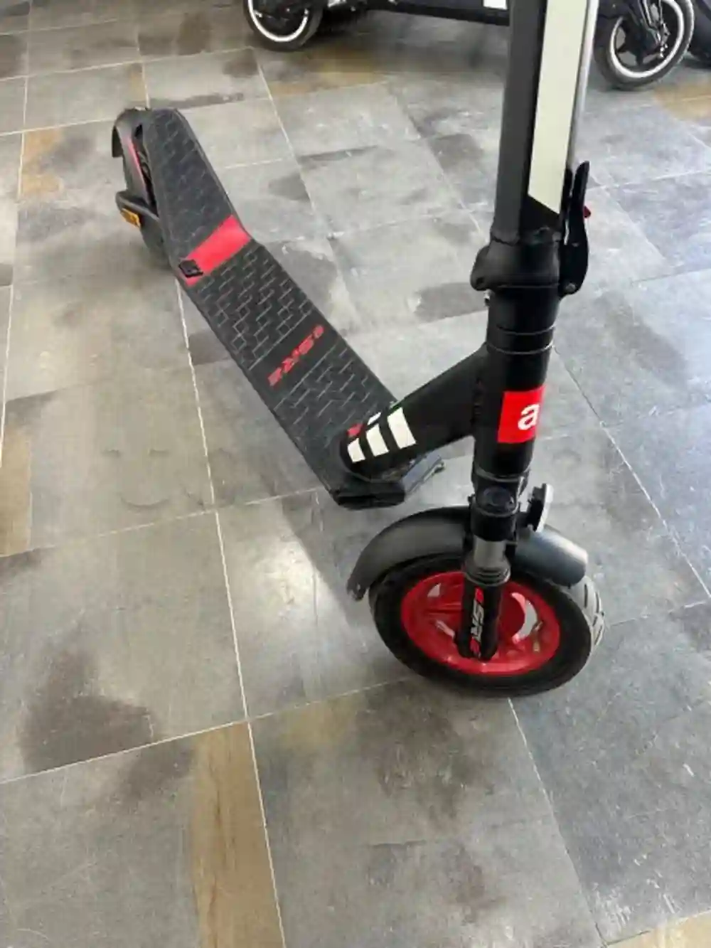 Aprilia Esr2 - Vue 2