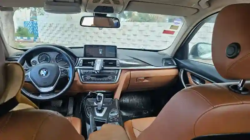Bmw Serie 3 VI Essence 2014 - Vue 3