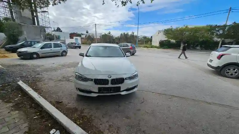 Bmw Serie 3 VI Essence 2014 - Vue 5