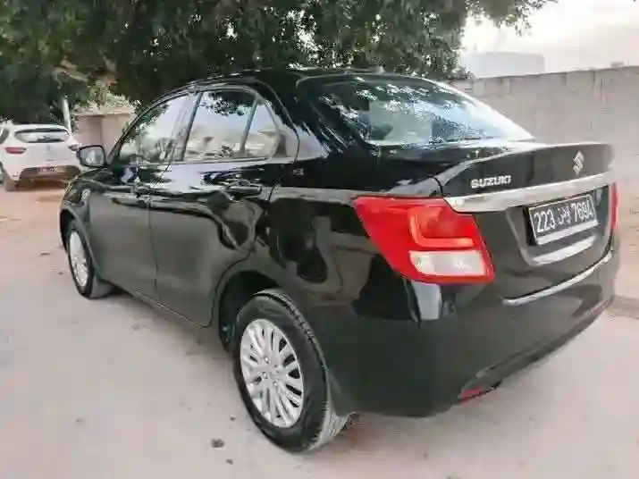 Suzuki Dzire GL Première Main EN État Neuf - Vue 6
