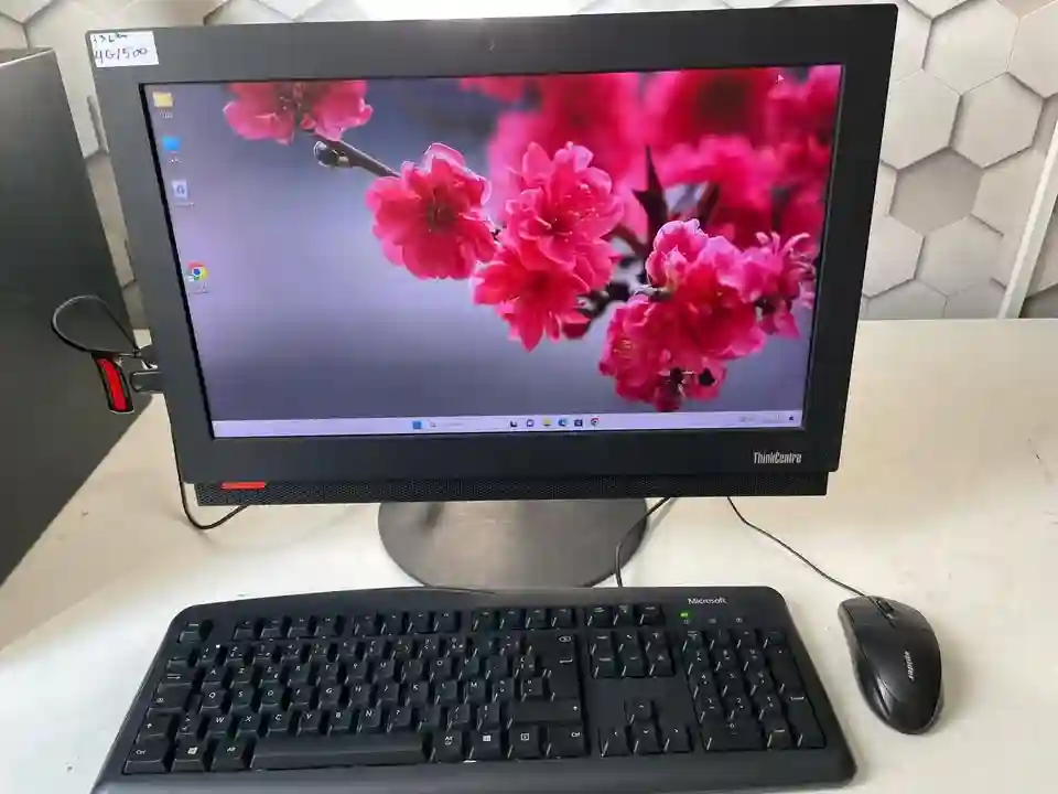 All in one Lenovo Thnik Centre i3 6éme Génération - Vue 1