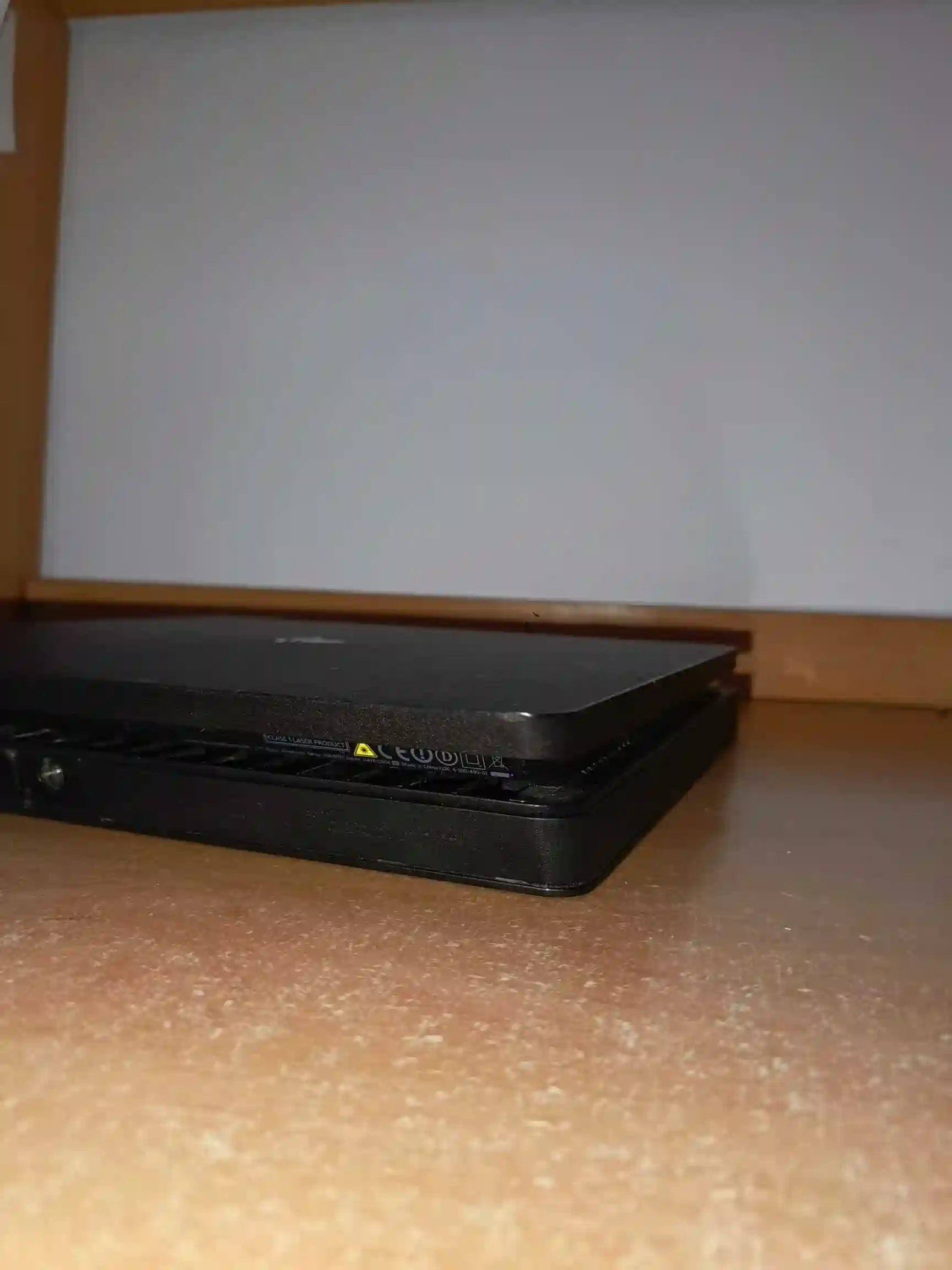 Ps4 Slim + Manette - Vue 2