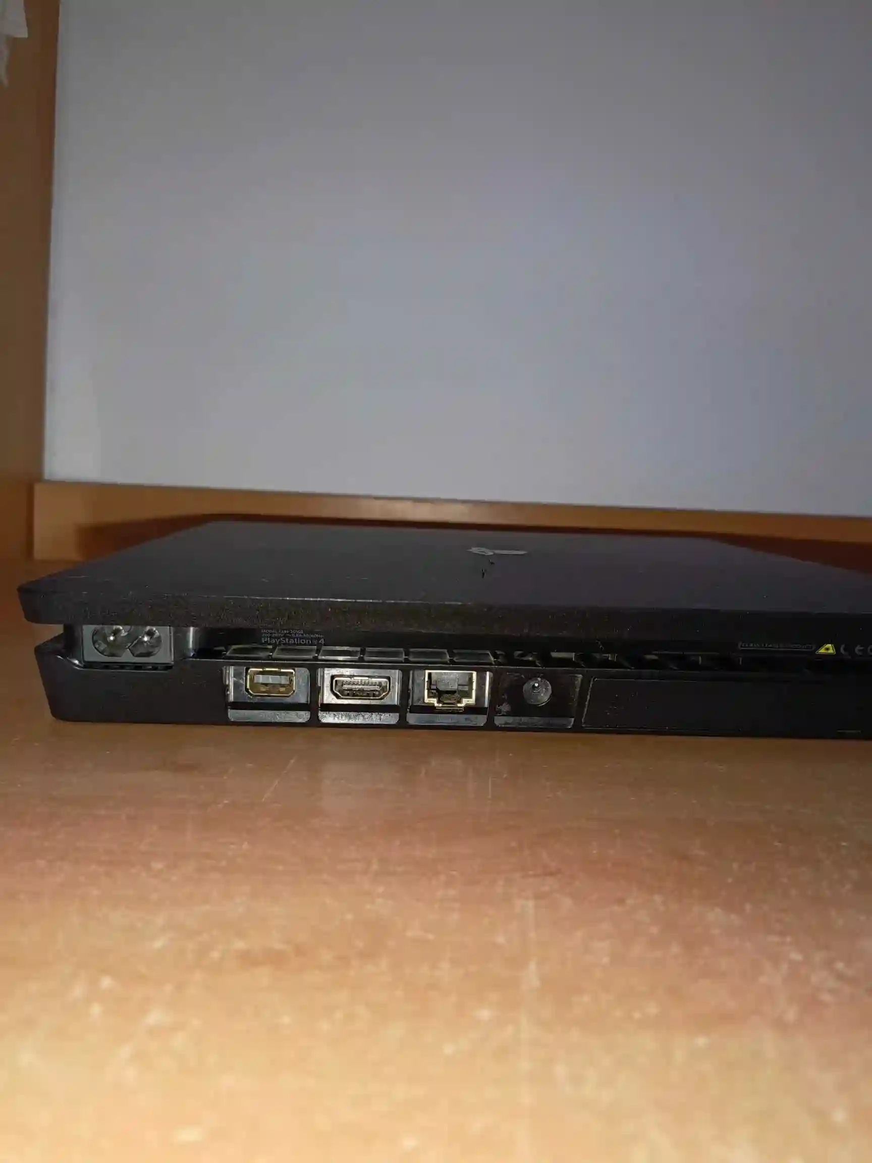 Ps4 Slim + Manette - Vue 3