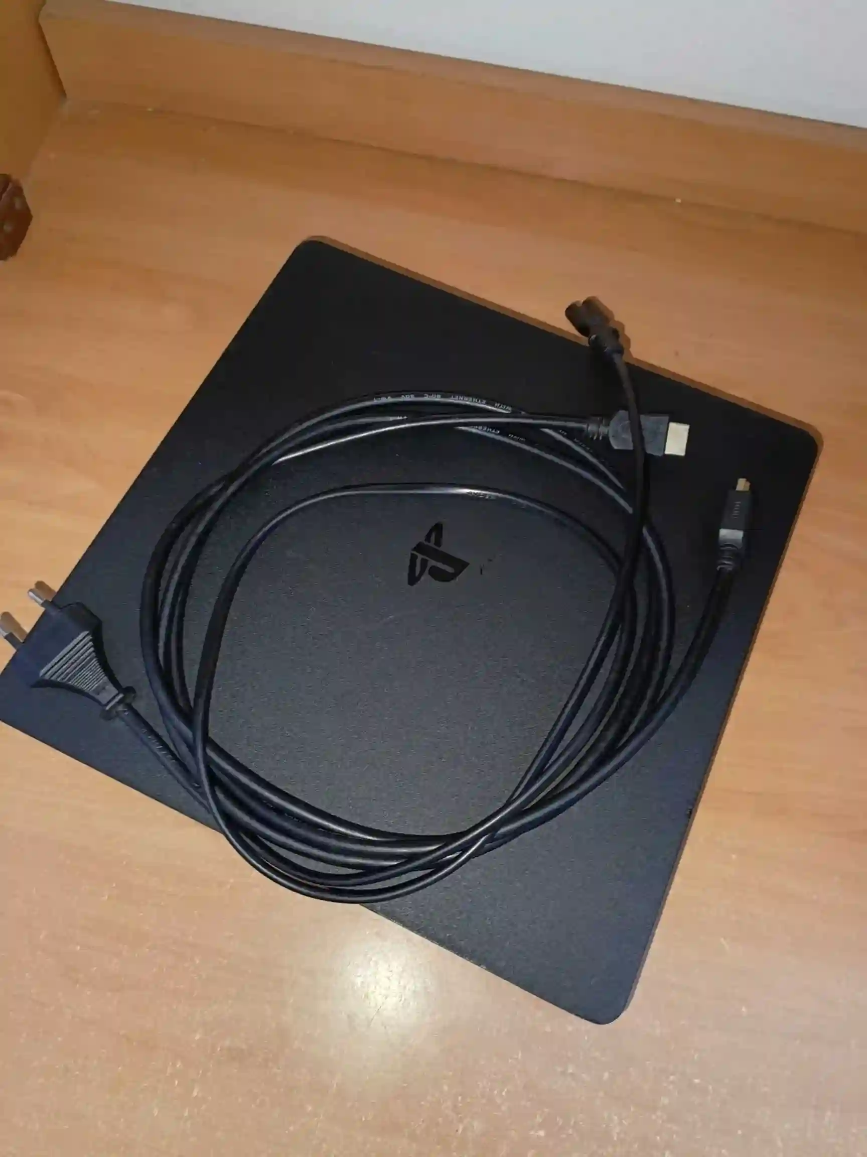 Ps4 Slim + Manette - Vue 4