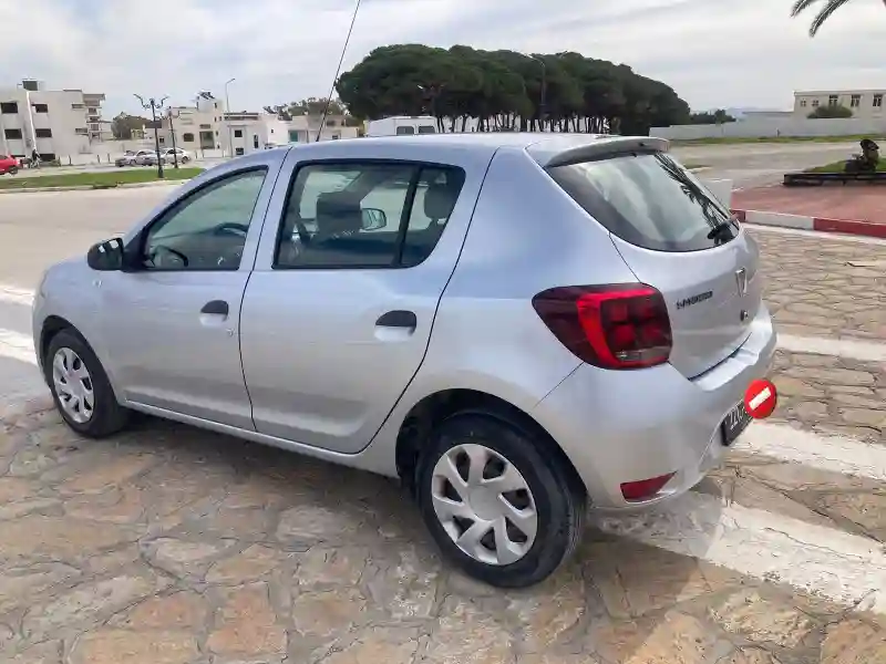 Dacia Sandero Essence 2021 - Vue 9