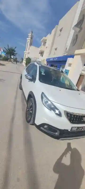 Peugeot 2008 Essence 2017 - Vue 3