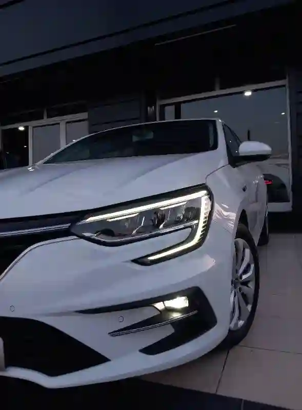 Renault Megane Diesel 2021 - Vue 3
