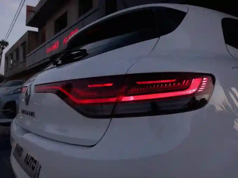 Renault Megane Diesel 2021 - Vue 4