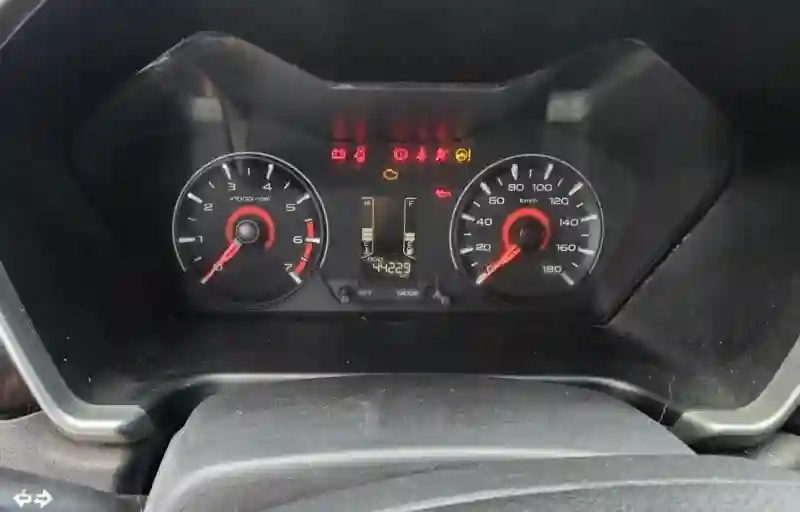 Mahindra K8 Première Main - Vue 1