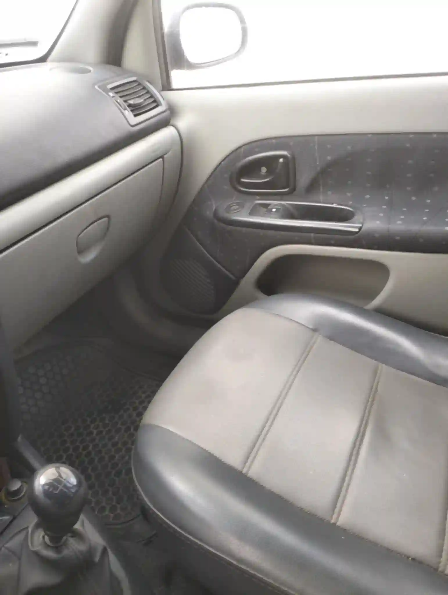 Très Belle Clio Excellente Etat à La Mannouba - Vue 3