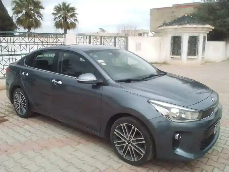 Kia RIO Essence 2020 - Vue 3