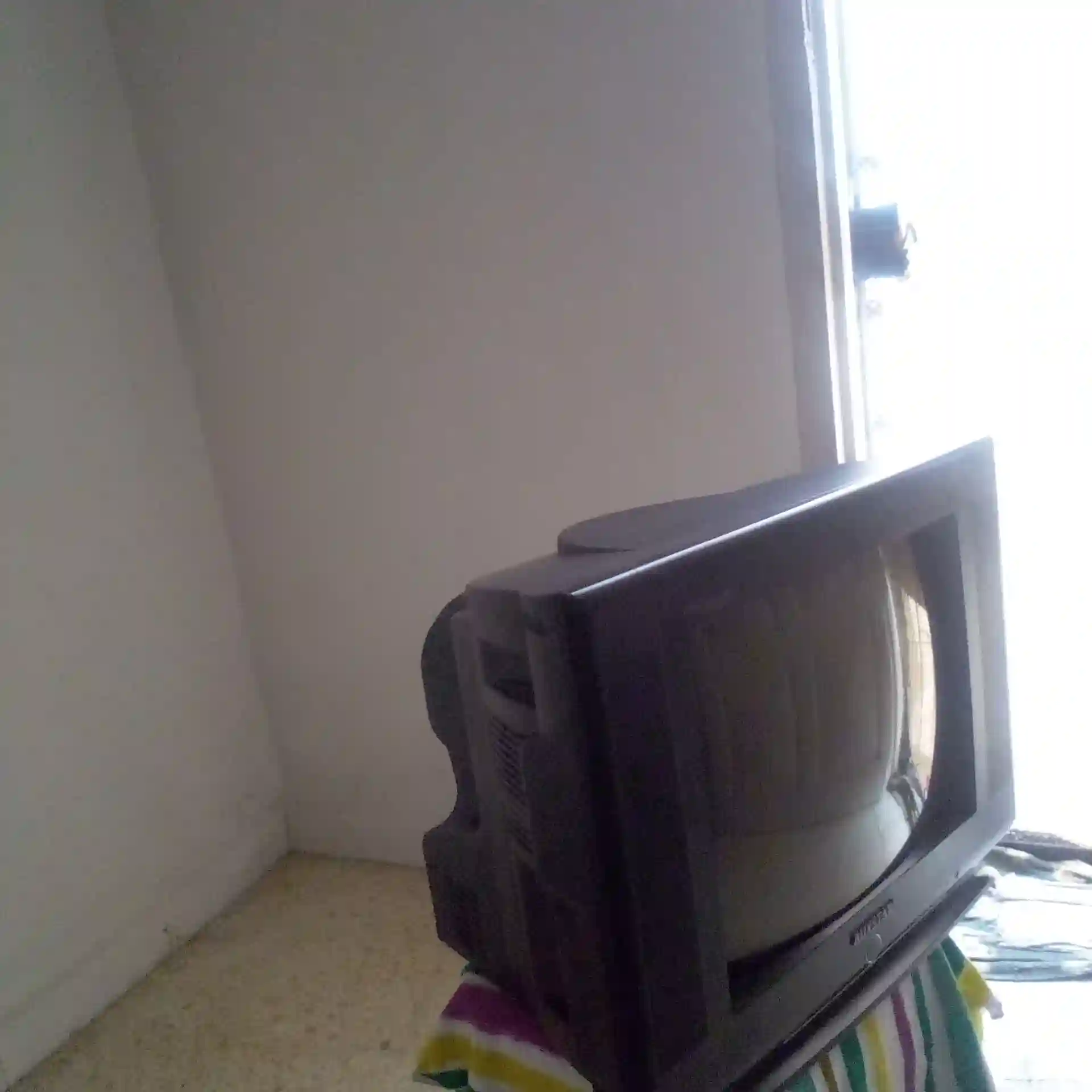 Tv a 120 dt Seulement Negociable à Fouchana - Vue 2