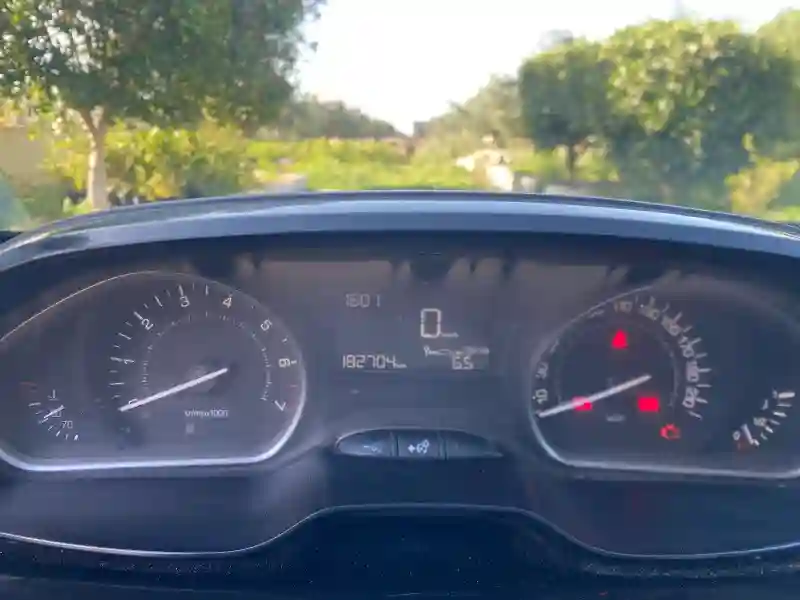 Peugeot 208 Essence 2019 - Vue 3